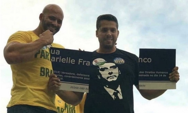Rodrigo Amorim, ao lado de Daniel Silveira, quebrou placa em homenagem a Marielle Franco (Foto: ReproduÃƒÂ§ÃƒÂ£o)
