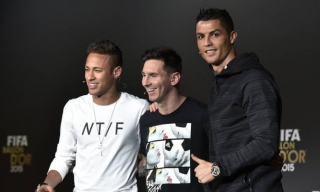 Neymar, Messi e Cristiano Ronaldo durante a premiaÃ§Ã£o em 2015 (Foto: DivulgaÃ§Ã£o)