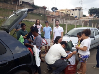 Membros da Tetra Jr. realizam aÃ§Ã£o beneficente em Itabira (Foto: DivulgaÃ§Ã£o/Unifei)