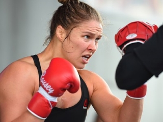 Ronda Rousey pode passar um ano inteiro afastada do octÃ³gono do UFC (Foto: Getty Images)