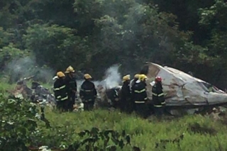 A aeronave caiu por volta das 8h (Foto: DivulgaÃ§Ã£o/Corpo de Bombeiros de Minas Gerais)