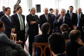  O presidente Temer discute reforma da PrevidÃªncia em reuniÃ£o com deputados da base aliada (Foto: Marcos CorrÃªa/PR)