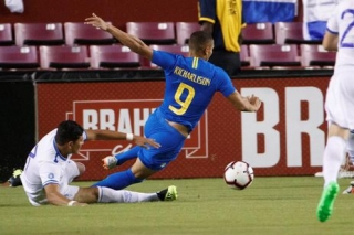Atacante Richarlison foi destaque na goleada da seleÃ§Ã£o brasileira, marcando dois gols e sofrendo um pÃªnalti (Foto: EFE/Shawn Thew)