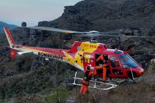 Seis pessoas morrem em acidente com helicóptero em Minas Gerais