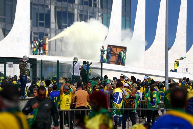 Associação de juristas lança campanha contra anistia de golpistas