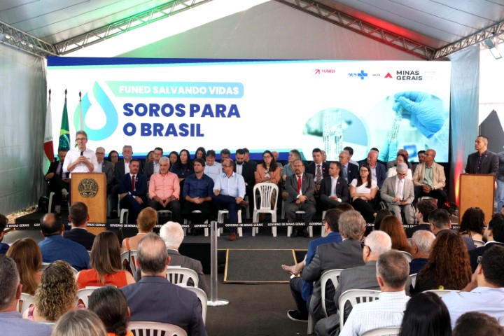 Minas Gerais retoma produção de soros antipeçonhentos e reforça abastecimento nacional do SUS