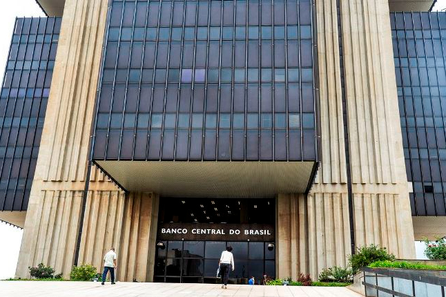 Pix Automático: Banco Central define regras para barrar fraudes por empresas