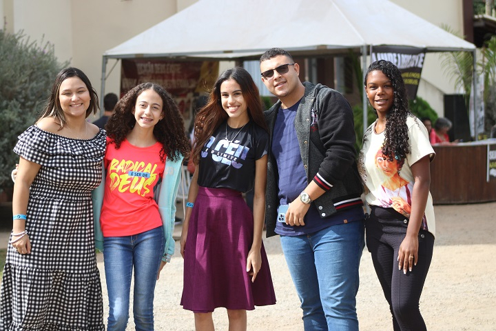 Jovens do Vale do Aço se reúnem para acompanhar canonização de Carlo Acutis