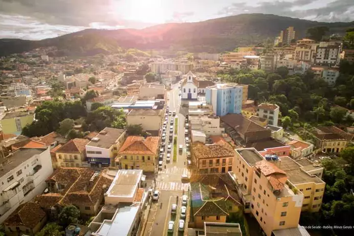 Itabira celebra 177 anos de história, poesia e desenvolvimento