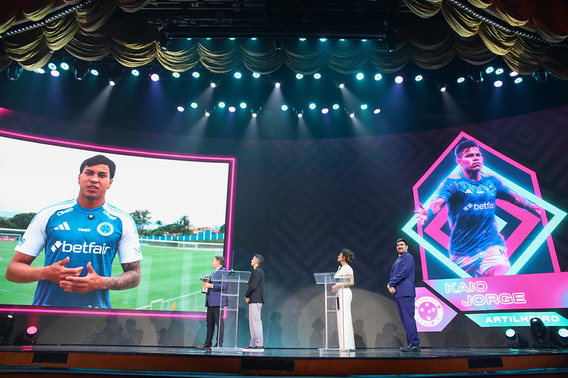 Cruzeiro domina seleções do Brasileirão 2025 e celebra ano histórico