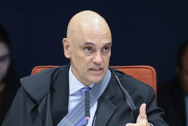 Moraes repreende e ameaça prender Aldo Rebelo durante audiência de ação golpista