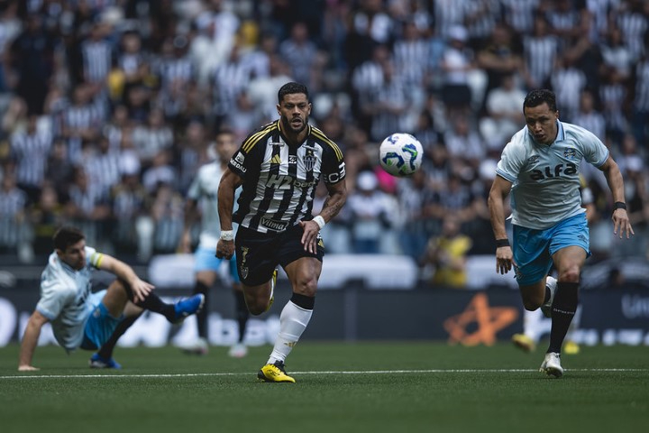 Atlético-MG sucumbe ao Grêmio em virada dramática na Arena MRV