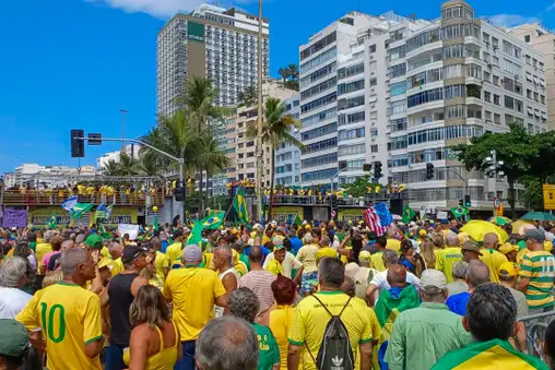 Bolsonaro nega fuga do país em ato no Rio e defende anistia para condenados do 8 de Janeiro