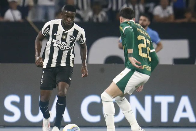 Palmeiras e Botafogo jogam por liderança do Campeonato Brasileiro