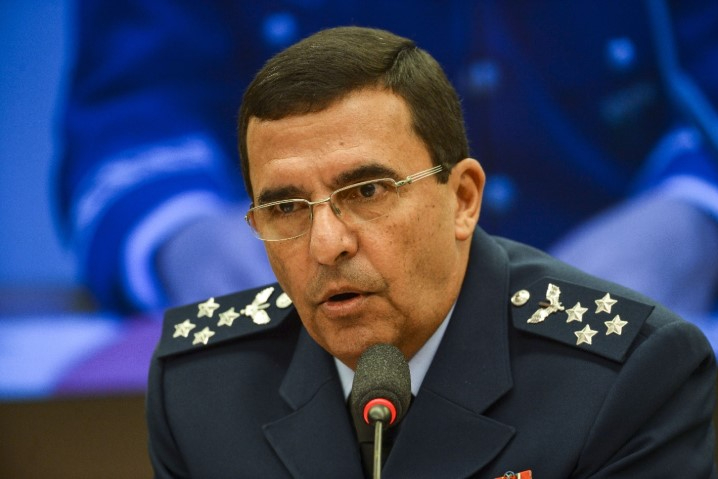 Ex-comandante da FAB confirma que general alertou Bolsonaro sobre possibilidade de prisão
