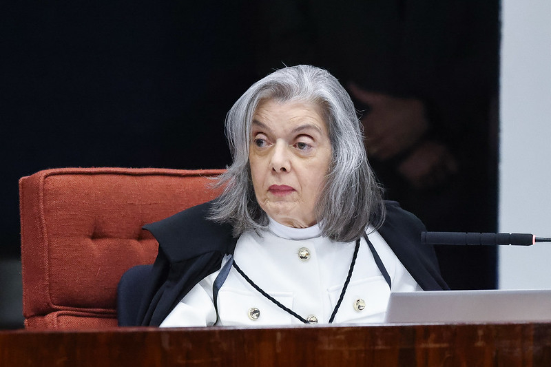 STF retoma julgamento de Bolsonaro e aliados; Cármen Lúcia e Cristiano Zanin votam nesta quinta
