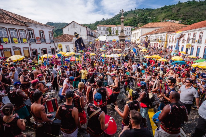 Com expectativa de receber cerca de 50 mil foliões, carnaval de Ouro Preto promete aquecer a economia local