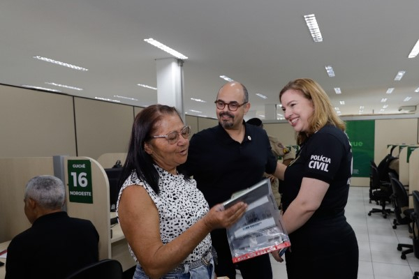 PCMG devolve 292 celulares recuperados na segunda fase do programa "Tá Entregue"