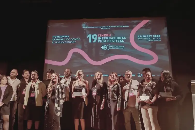 CineBH 2025 premia filmes e projetos em noite de encerramento em Belo Horizonte