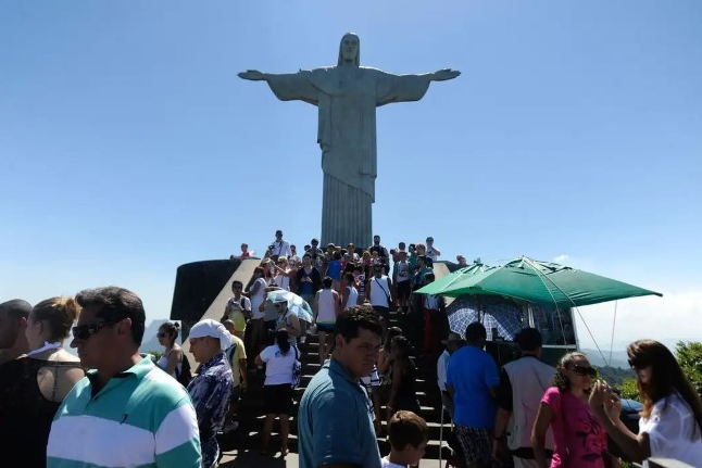 Cristo Redentor reabre ao público após vistoria