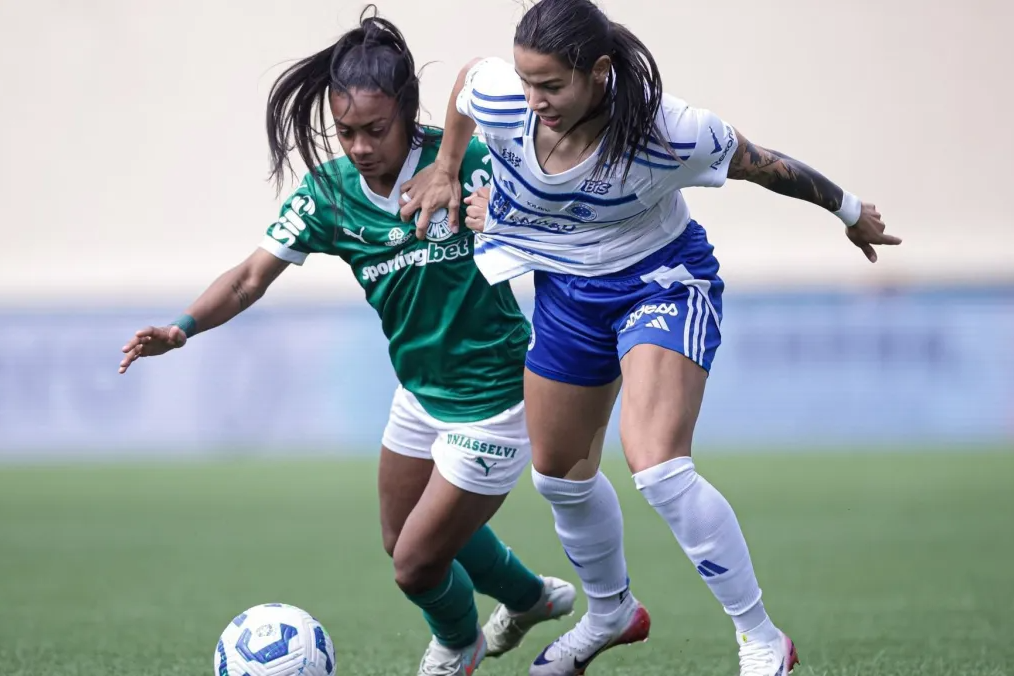 Cruzeiro vence Palmeiras fora de casa e abre vantagem na semi do Brasileiro Feminino
