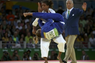 A judoca brasileira Rafaela Silva venceu a hÃºngara Hedvig Karakas nas quartas de final (Foto: Reuters/Toru Hanai/Direitos Reservados)