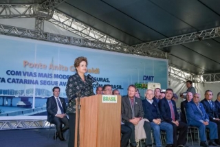 Presidenta Dilma Rousseff durante CerimÃ´nia de InauguraÃ§Ã£o da Ponte Anita Garibaldi (Foto: Roberto Stuckert Filho/PR)