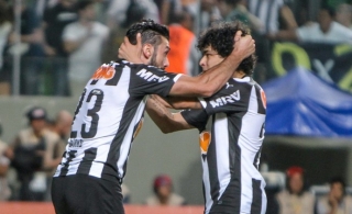 DÃ¡tolo e Luan: para Levir, relaÃ§Ã£o dos dois Ã© "caso para psicÃ³logo" (Foto: Bruno Cantini / Flickr do AtlÃ©tico-MG)