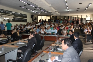 Desde que foi protocolado pedido de impeachment do prefeito, reuniÃƒÂµes tem ficado sempre lotadas. (Foto: DivulgaÃƒÂ§ÃƒÂ£o)