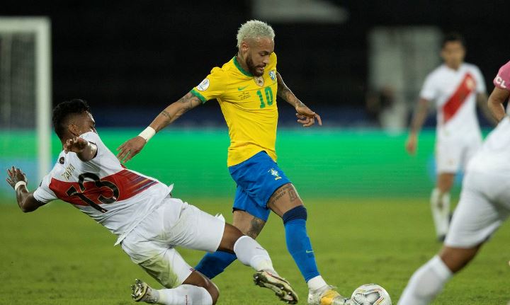 Neymar atuando pela seleção brasileira