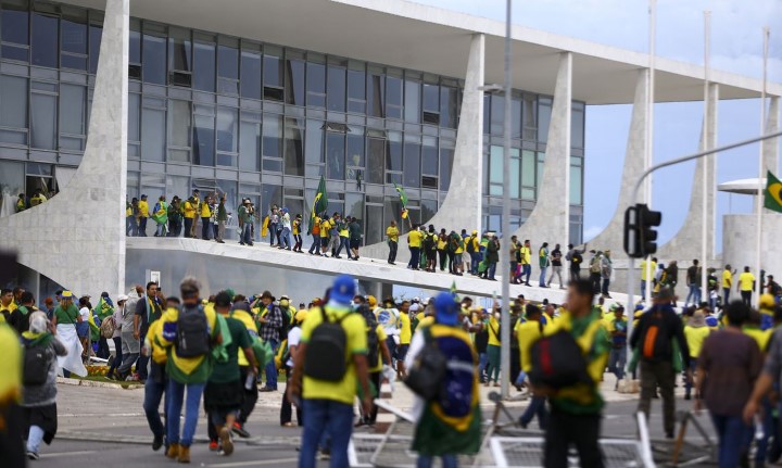 invasão em brasilia