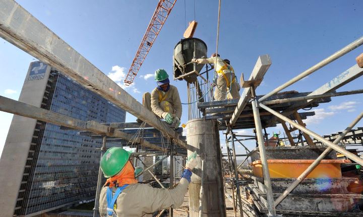 trabalhadores da construção civil