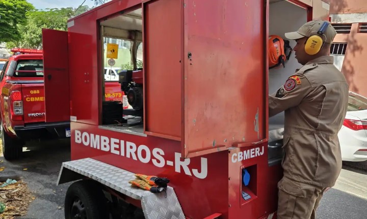 carro do corpo de bombeiros