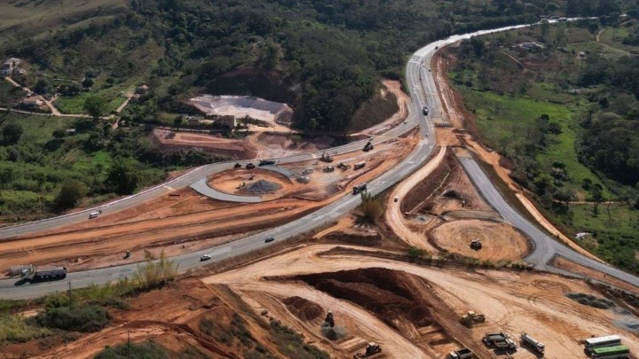 trevo de acesso a cidade de são gonçalo do rio abaixo-mg