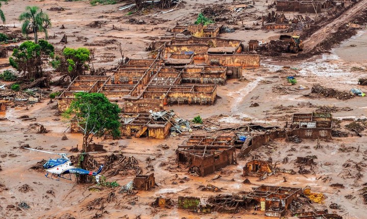 lamas da barragem da samarco