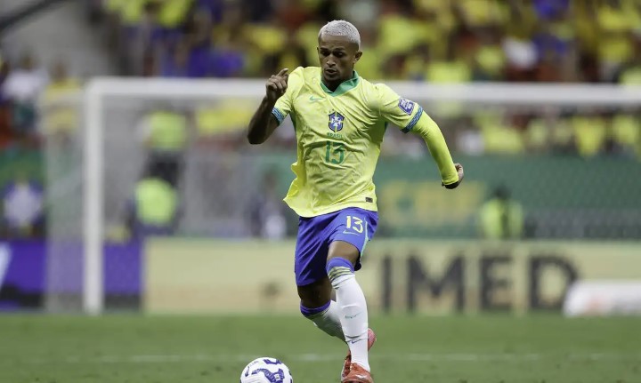 wesley em campo pela seleção brasileira