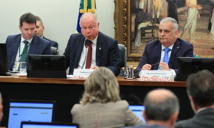 reunião do ccj