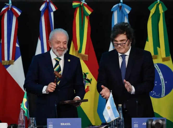 presidentes Lula e Milei em evento do Mercosul