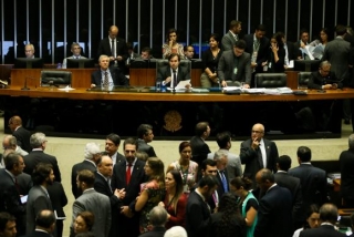 A partir de hoje, CÃ¢mara farÃ¡ esforÃ§o para votar dez medidas provisÃ³rias (MPs) que estÃ£o trancando a pauta de votaÃ§Ãµes (Foto: Marcelo Camargo/AgÃªncia Brasil)