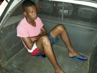 Ademilson foi preso no bairro Pedreira (Foto: DivulgaÃ§Ã£o/PMMG)