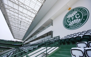 ReuniÃ£o entre os clubes acontece nesta quinta-feira, Ã s 15h, no Couto Pereira (Foto: Giuliano Gomes/PR Press)