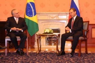 Vice-presidente Michel Temer Ã© recebido pelo primeiro-ministro da RÃºssia, Dmitri Medvedev, antes da abertura da 7Âª ReuniÃ£o da ComissÃ£o de Alto NÃ­vel Brasil-RÃºssia (CAN) (Foto: Romerio Cunha/Vice-PresidÃªncia)