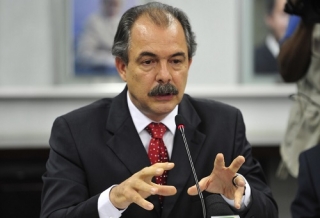 O ministro da EducaÃ§Ã£o, Aloizio Mercadante, anunciou as novas regras para o Enem em 2016 (Foto: DivulgaÃ§Ã£o)