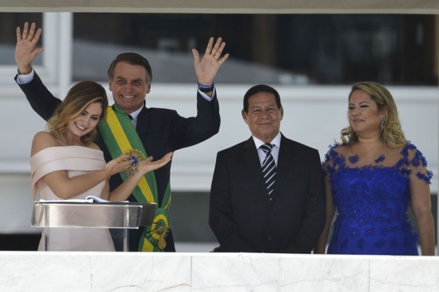 A primeira-dama Michelle Bolsonaro fez discurso em Libras no ParlatÃ³rio do PalÃ¡cio do Planalto durante solenidade de posse do marido (Foto: Marcelo Camargo/ABr)