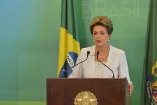 BrasÃ­lia - A presidenta Dilma Rousseff anuncia mudanÃ§as em seu ministÃ©rio durante declaraÃ§Ã£o Ã  imprensa no PalÃ¡cio do Planalto (Foto: Antonio Cruz/AgÃªncia Brasil)