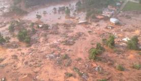 Barragem se rompe no distrito de Bento Rodrigues e causa diversas vÃƒÂ­timas (Foto: Corpo de Bombeiros-MG/DivulgaÃƒÂ§ÃƒÂ£o)