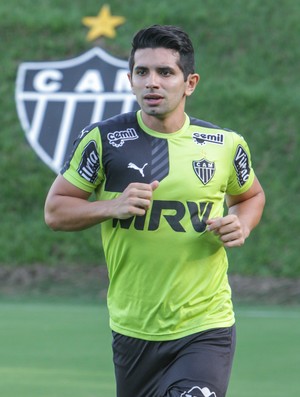 Atacante Guilherme se recupera de estiramento muscular na coxa direita (Foto: Bruno Cantini/CAM)