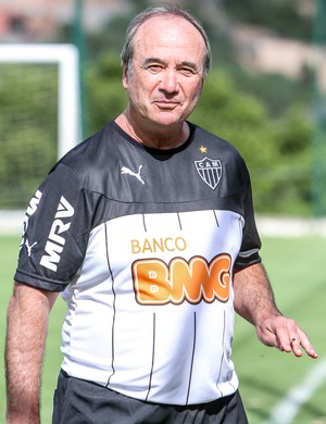 Levir Culpi espera fechar logo o elenco que vai iniciar a temporada (Foto: Bruno Cantini/CAM)