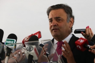 Senador AÃ©cio Neves fala Ã  imprensa apÃ³s encontro com o presidente interino Michel Temer no PalÃ¡cio do Planalto (Foto: JosÃ© Cruz/AgÃªncia Brasil)