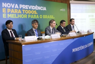TÃ©cnicos do ministÃ©rio da Economia dÃ£o entrevista coletiva para detalhar o texto da proposta de reforma da PrevidÃªncia (Foto: Marcelo Camargo/AgÃªncia Brasil)